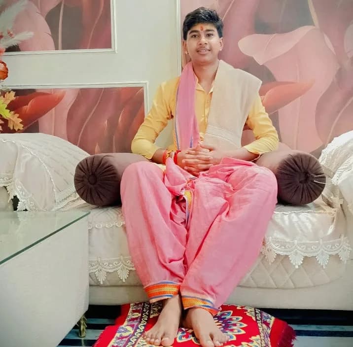 Acharya Vedanshji Maharaj, Vedic pandit and jyotish consultant